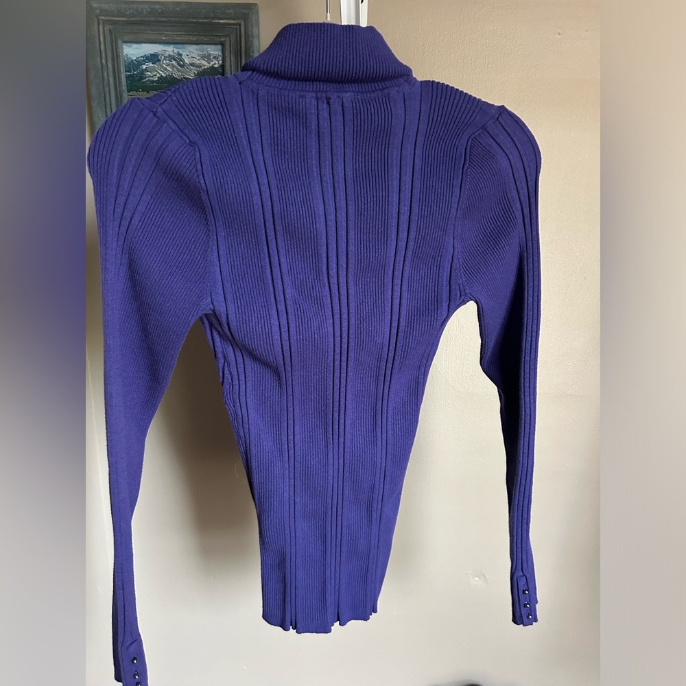 White House Black Market sweater - Picture 3 of 4